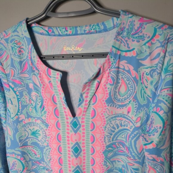 Lilly Pulitzer UPF 50+ ChillyLilly Karina Tunic Pink Blue Paisley Print Size Sm - Picture 3 of 7
